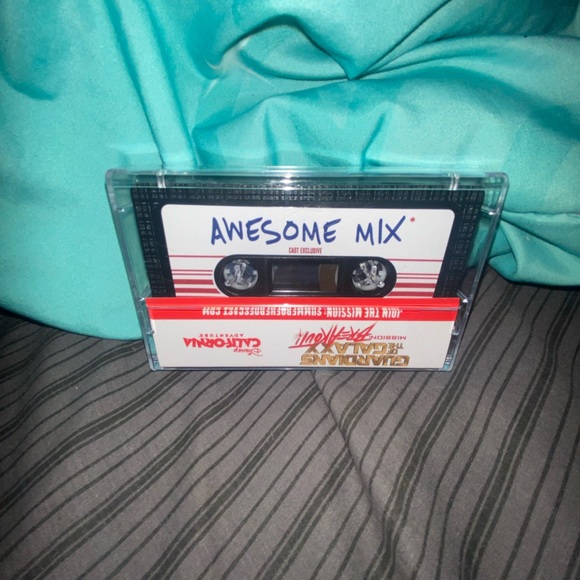 Disney Guardians of the Galaxy Breakout Cast Member Exclusive Cassette Tape Rare - Picture 4 of 8